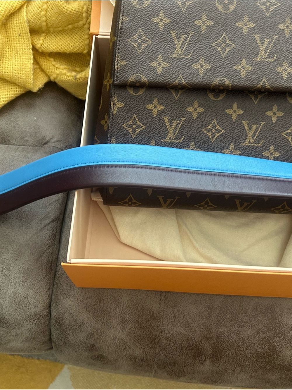 Likes New Louis Vuitton Monogram Cluny MM Satchel - Picture 14 of 15